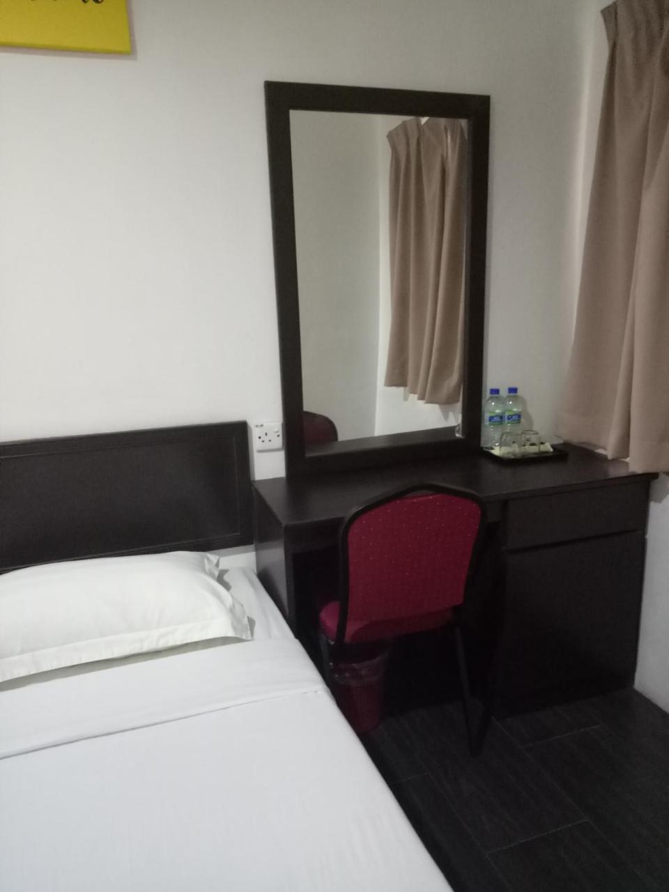 Hotel Sri Bernam Сабак Бернам Екстериор снимка