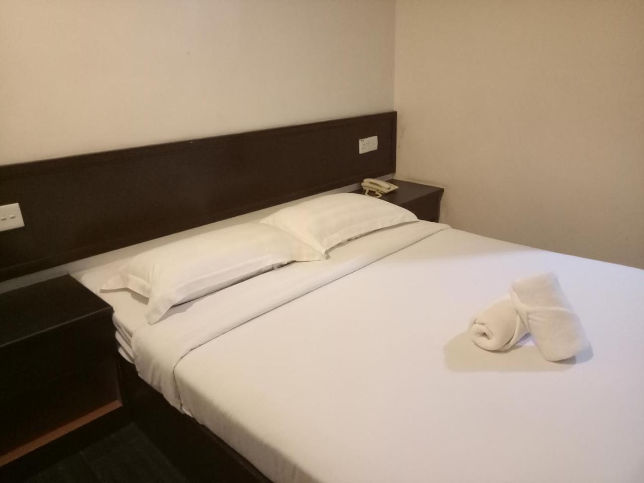 Hotel Sri Bernam Сабак Бернам Екстериор снимка