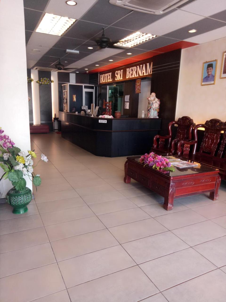 Hotel Sri Bernam Сабак Бернам Екстериор снимка